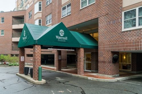 1 Watermill Pl, Arlington MA 02476-4140 exterior