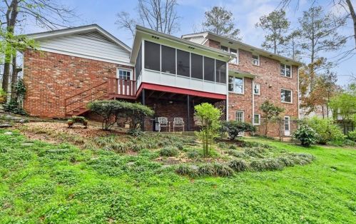4934 Leeds Ct, Atlanta GA exterior