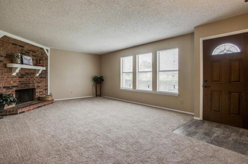 1422 Frio Ln, Garland TX  75040-5407 exterior