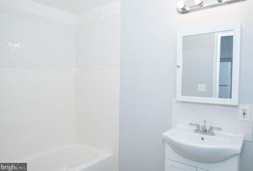 1815 20 St, Philadelphia PA 19145-2048 exterior