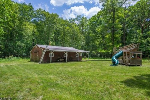 440 Stonetown Rd, Skyline Lakes NJ  07456-1200 exterior