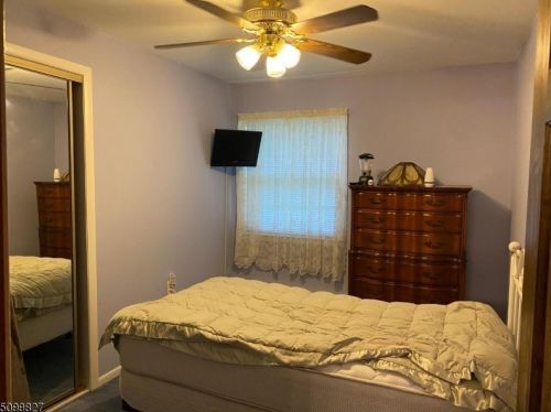 85 Lakeside Dr, Wantage NJ  07461-4360 exterior