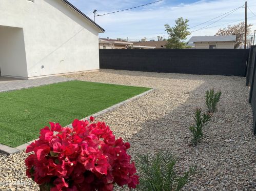 2022 22 Pl, Phoenix AZ 85042-8100 exterior