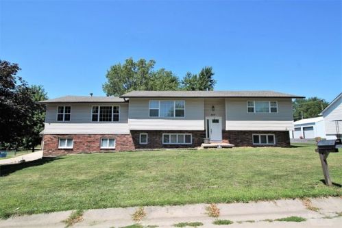 629 20th St, Clarinda, IA 51632-1429