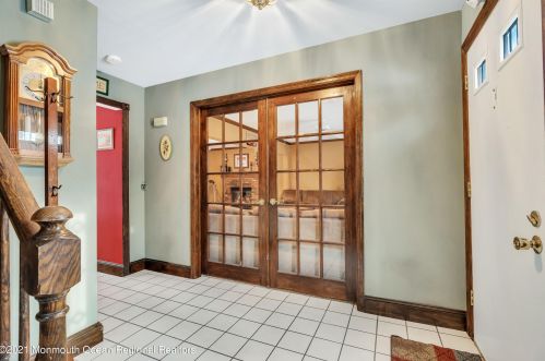 8 Red Cedar Ct, Jackson Twp NJ 08527-1351 exterior