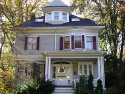 39 Bowdoin St, Newton, MA 02461-1452