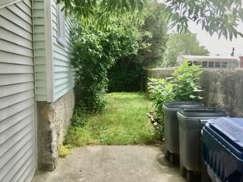 187 Crapo St, New Bedford MA 02744-1027 exterior