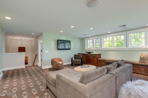 5621 Calle Camelia, Phoenix AZ 85018-4617 exterior