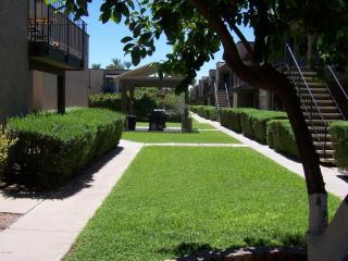 2228 Campbell Ave, Phoenix AZ  85015-4439 exterior