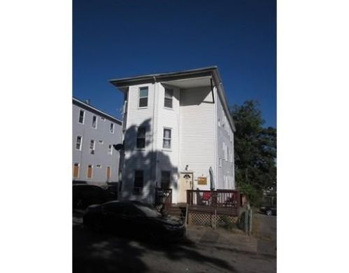 9 Mott St, Worcester, MA 01604-4219