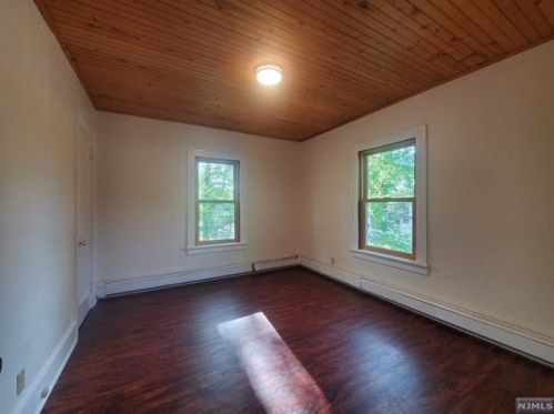 232 Madison Ave, Cresskill NJ  07626-1308 exterior