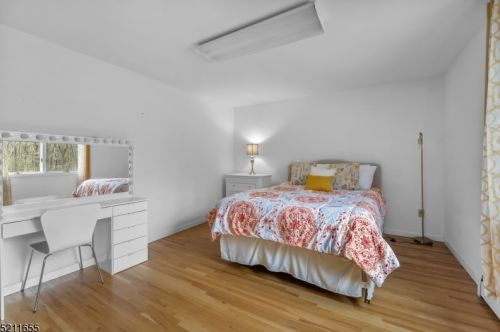 79 Pinewood Dr, Skyline Lakes NJ  07456-1122 exterior