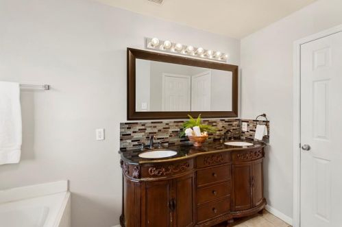 18134 Brightwood Park Ln, Richmond TX 77407-2293 exterior