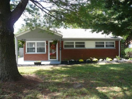 3124 Commander Dr, Louisville KY  40220-1776 exterior