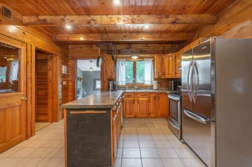 550 Hart St, Dighton MA  02715-1407 exterior