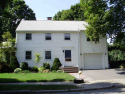 130 Fessenden St, Newton, MA 02460-1132