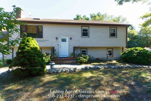 11 Windsor Dr, Wareham, MA 02571-1459