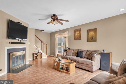 317 Steeplechase Ct, West Deptford NJ 08096-6815 exterior