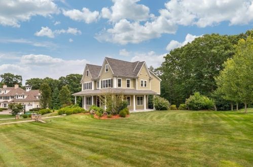 145 Schoolmasters Ln, Dedham, MA 02026-5508