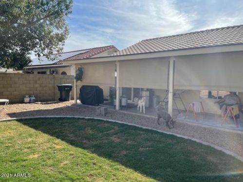 19821 3rd Ave, Phoenix AZ 85027-4441 exterior