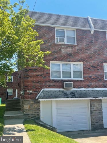 7203 Dungan Rd, Philadelphia, PA 19111-4102