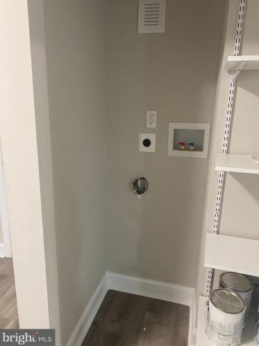 1021 Penn Line Rd, West Deptford NJ  08066-1075 exterior