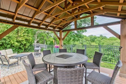 95 Llewellyn Dr, Montgomery MA 01085-2513 exterior