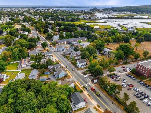 293 Washington St, Gloucester MA 01930-4815 exterior