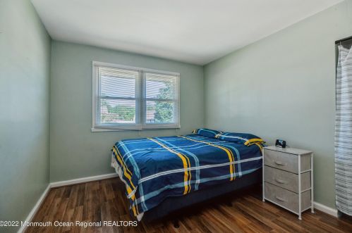 41 Holly Dr, West Deptford NJ 08096-3317 exterior