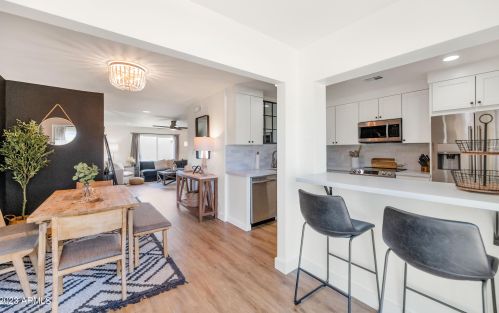 4201 Camelback Rd, Phoenix, AZ 85018-2731