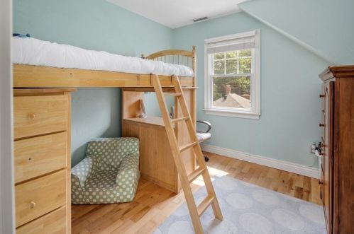 6 Chestnut Rd, Hingham MA 02043-1415 exterior