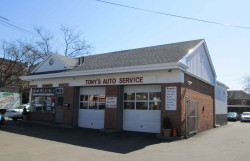 414 Watertown St, Newton, MA 02458-1121