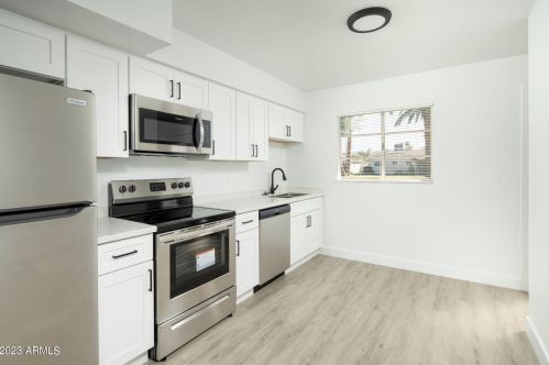 908 Claremont St, Phoenix AZ 85015-2028 exterior