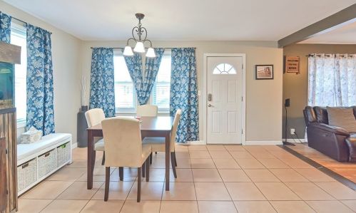 42 Raymond St, Fall River MA 02723-2823 exterior