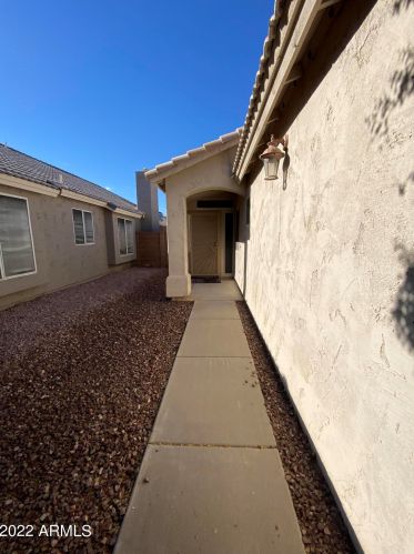 924 Blackhawk Dr, Phoenix AZ  85024-4170 exterior