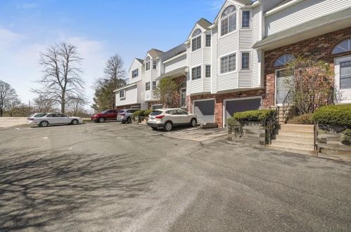 175 Tall Oaks Dr, Weymouth, MA 02190-3553