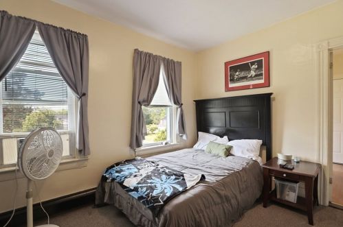 32 Corthell Ave, Whitman MA 02382-1803 exterior