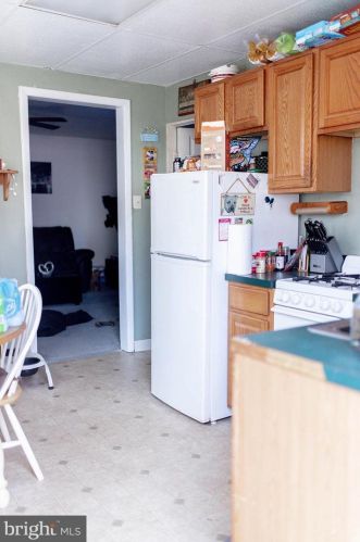 48 Arline Ave, West Deptford NJ 08096-1912 exterior