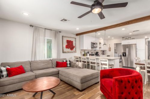 1406 Clarendon Ave, Phoenix AZ 85018-5524 exterior