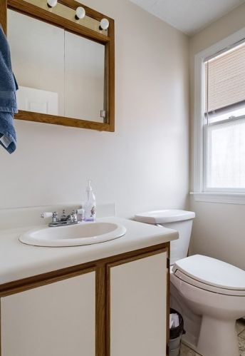 38 Vincent Cir, Worcester MA 01604-3462 exterior