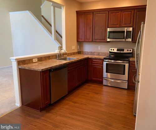 117 Rittenhouse Dr, West Deptford NJ  08096-5111 exterior