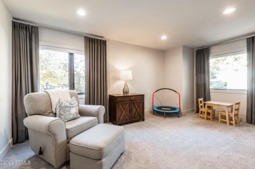 4928 Silver Spg, Park City UT 84098-6042 exterior