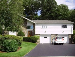 20 Patten Cir, Newton, MA 02459-2921