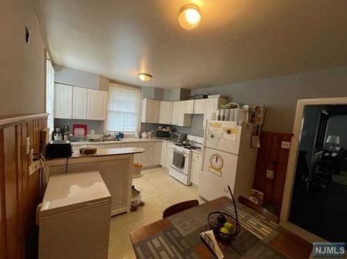 210 Delaware St, West Deptford NJ  08096-5898 exterior