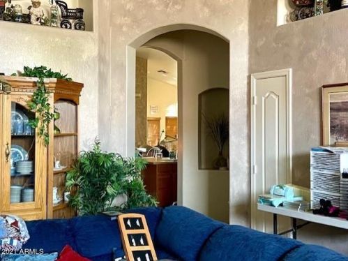 1105 Blackhawk Dr, Phoenix, AZ 85024-4177