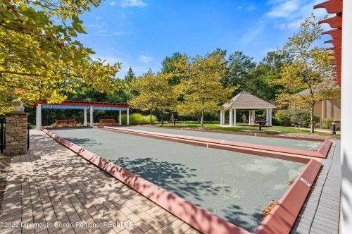 9 Fernwood Dr, Tinton Falls NJ 07712-8713 exterior