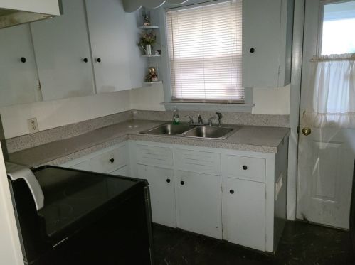 61 Hall St, Fall River MA 02724-2642 exterior