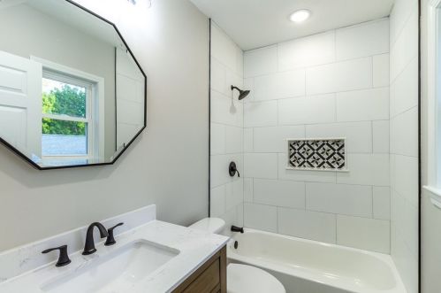 93 West St, West Bridgewater MA  02379-1400 exterior