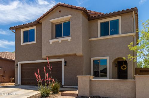1735 Desperado Way, Phoenix AZ  85085-6329 exterior