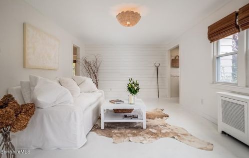 475 Water St, Williamstown MA  01267-2895 exterior